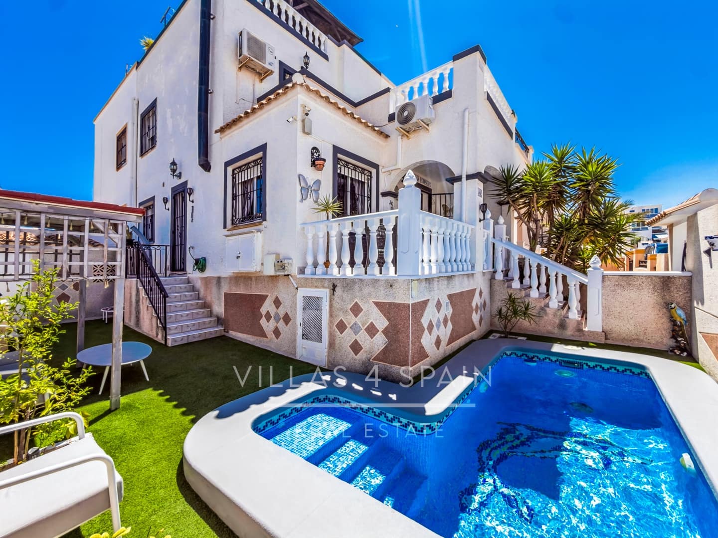 3 soveværelse Byhus til salg i Orihuela Costa med swimmingpool - € 245.000 (Ref: 9943278)
