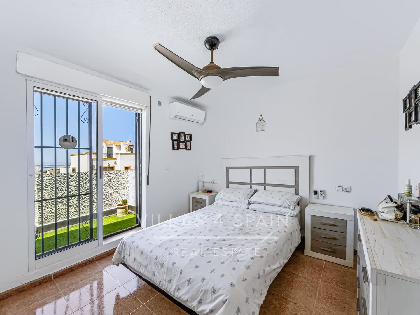 3 soveværelse Byhus til salg i Orihuela Costa med swimmingpool - € 245.000 (Ref: 9943278)