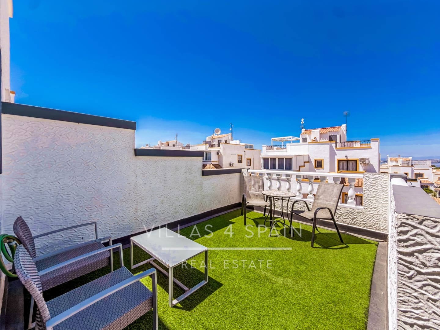 3 soveværelse Byhus til salg i Orihuela Costa med swimmingpool - € 245.000 (Ref: 9943278)