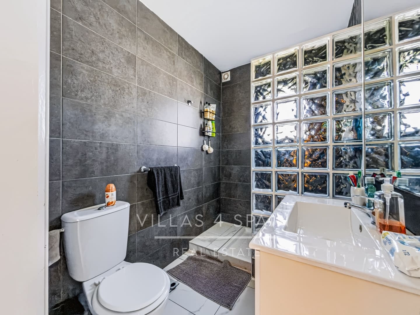 3 soveværelse Byhus til salg i Orihuela Costa med swimmingpool - € 245.000 (Ref: 9943278)