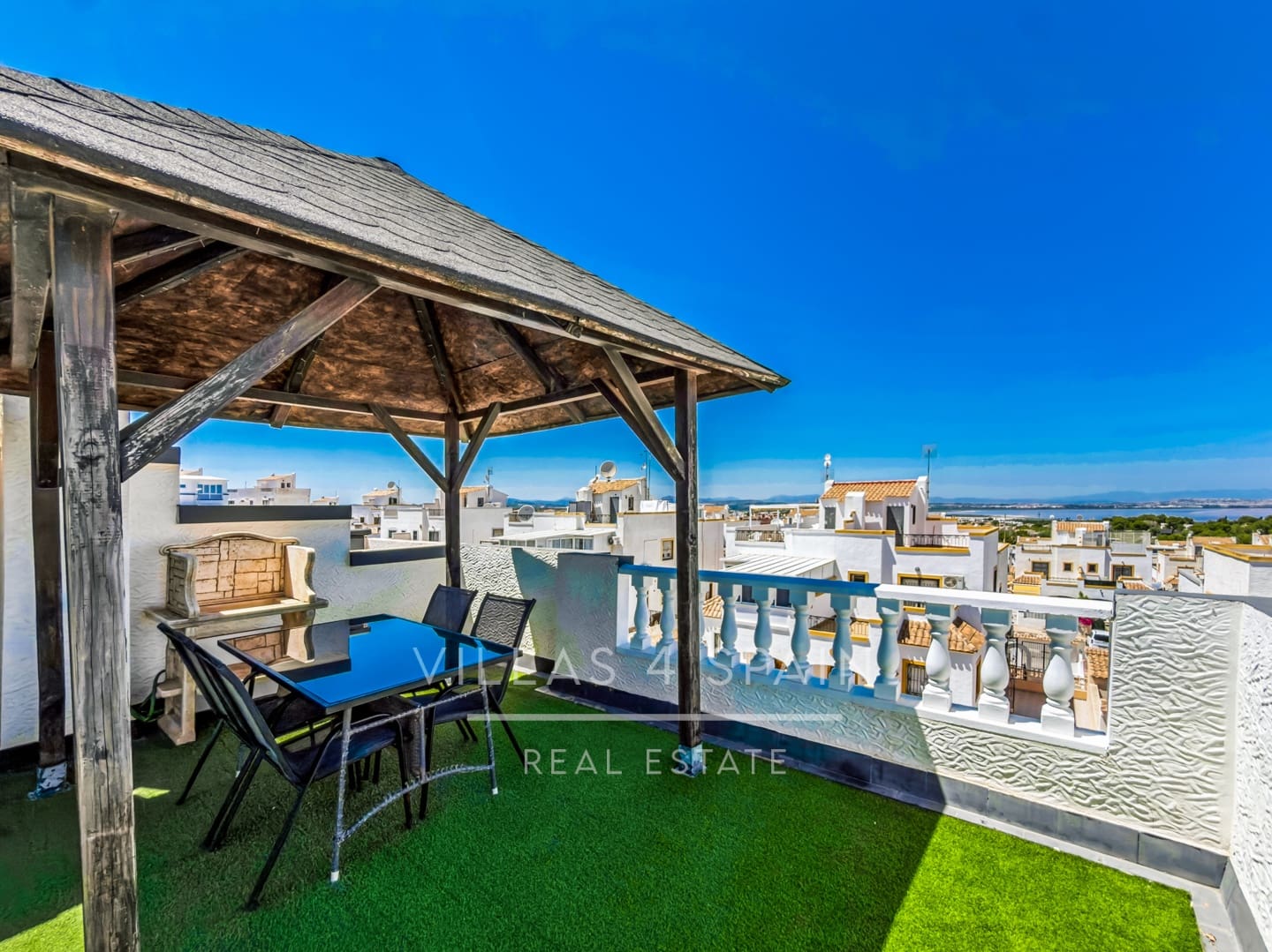 3 soveværelse Byhus til salg i Orihuela Costa med swimmingpool - € 245.000 (Ref: 9943278)