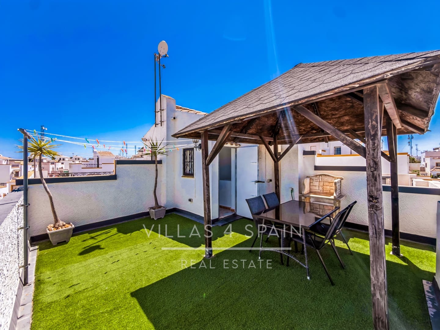 3 soveværelse Byhus til salg i Orihuela Costa med swimmingpool - € 245.000 (Ref: 9943278)