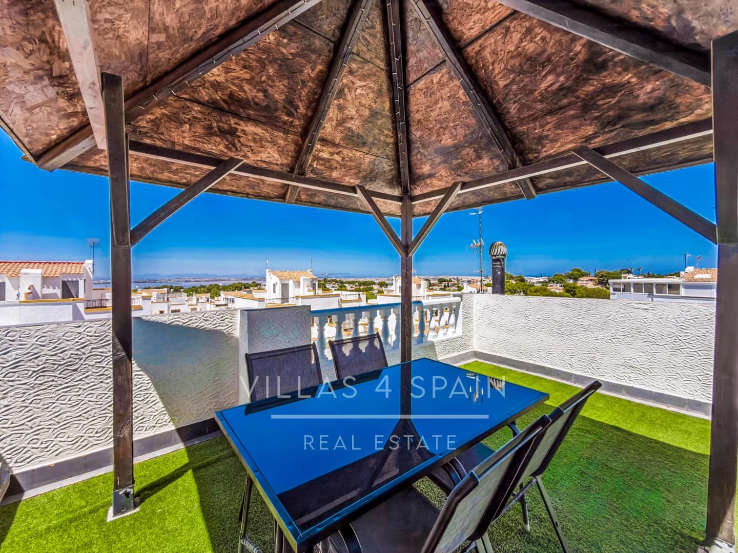 3 soveværelse Byhus til salg i Orihuela Costa med swimmingpool - € 245.000 (Ref: 9943278)