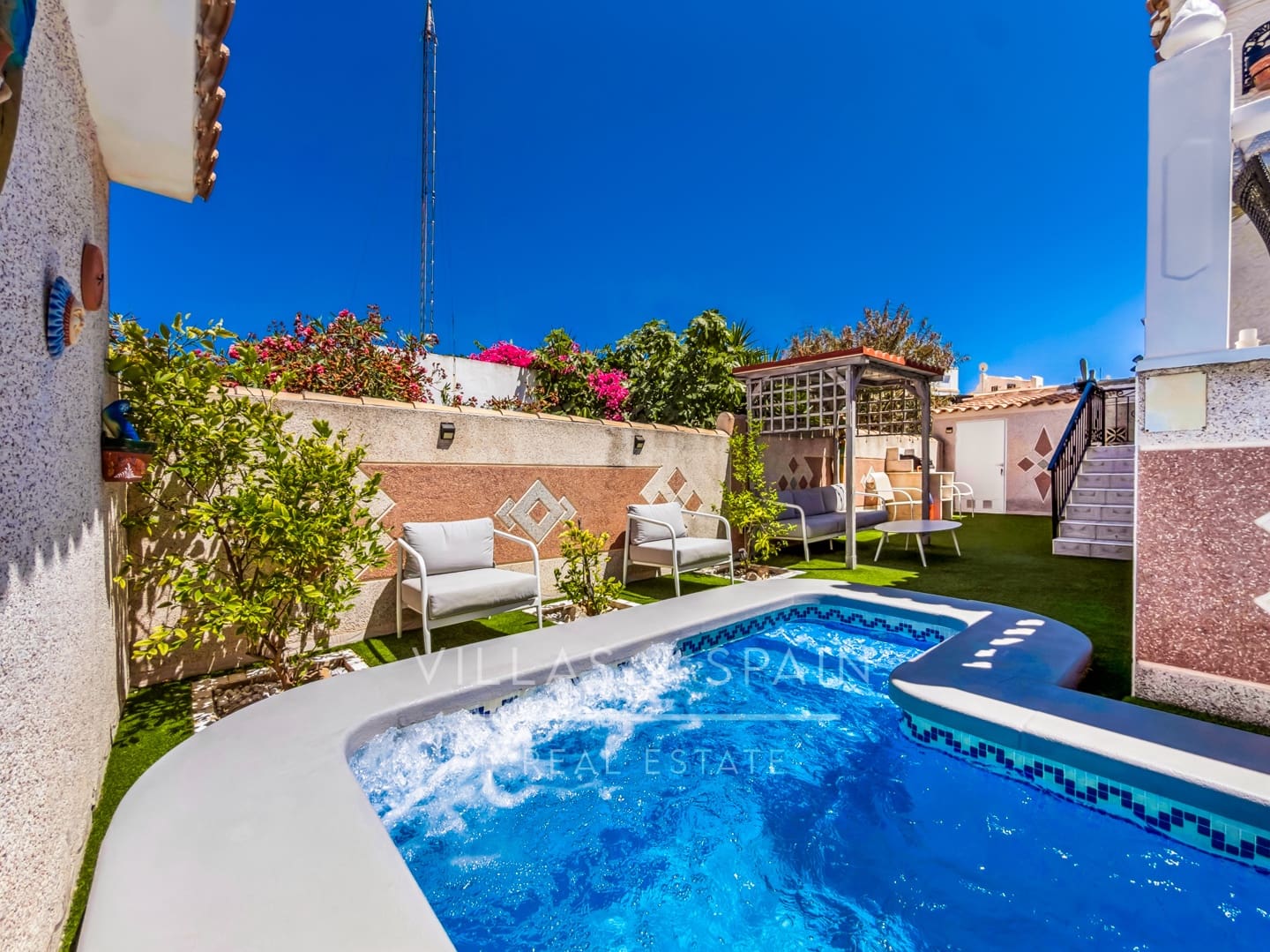 3 soveværelse Byhus til salg i Orihuela Costa med swimmingpool - € 245.000 (Ref: 9943278)
