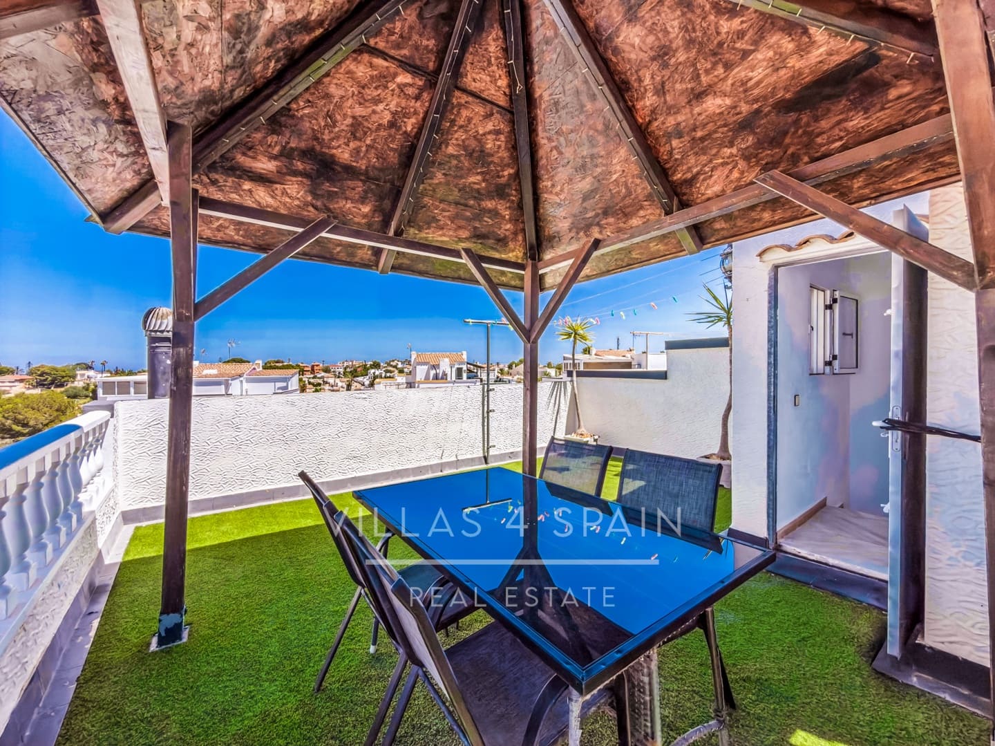 3 soveværelse Byhus til salg i Orihuela Costa med swimmingpool - € 245.000 (Ref: 9943278)