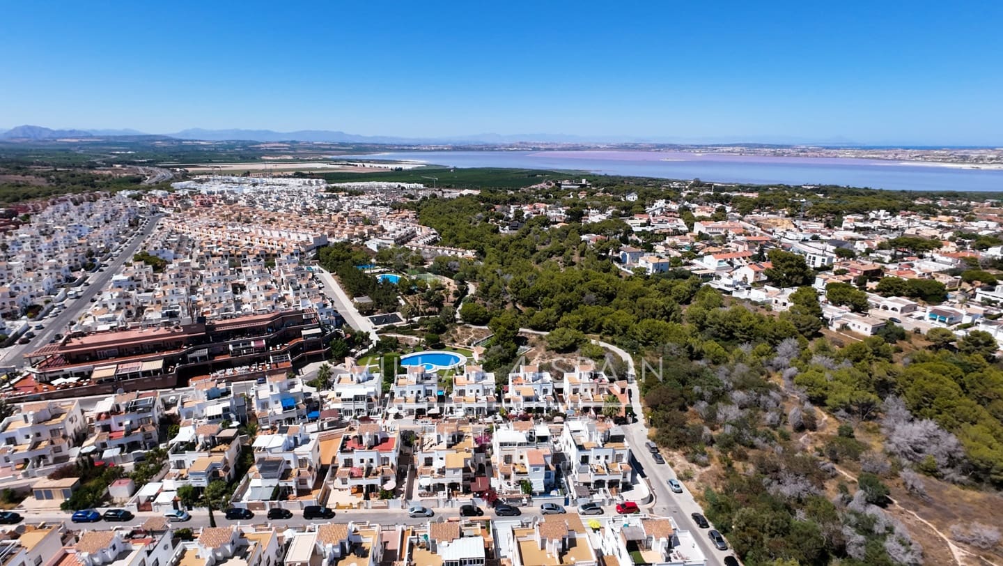 3 soveværelse Byhus til salg i Orihuela Costa med swimmingpool - € 245.000 (Ref: 9943278)