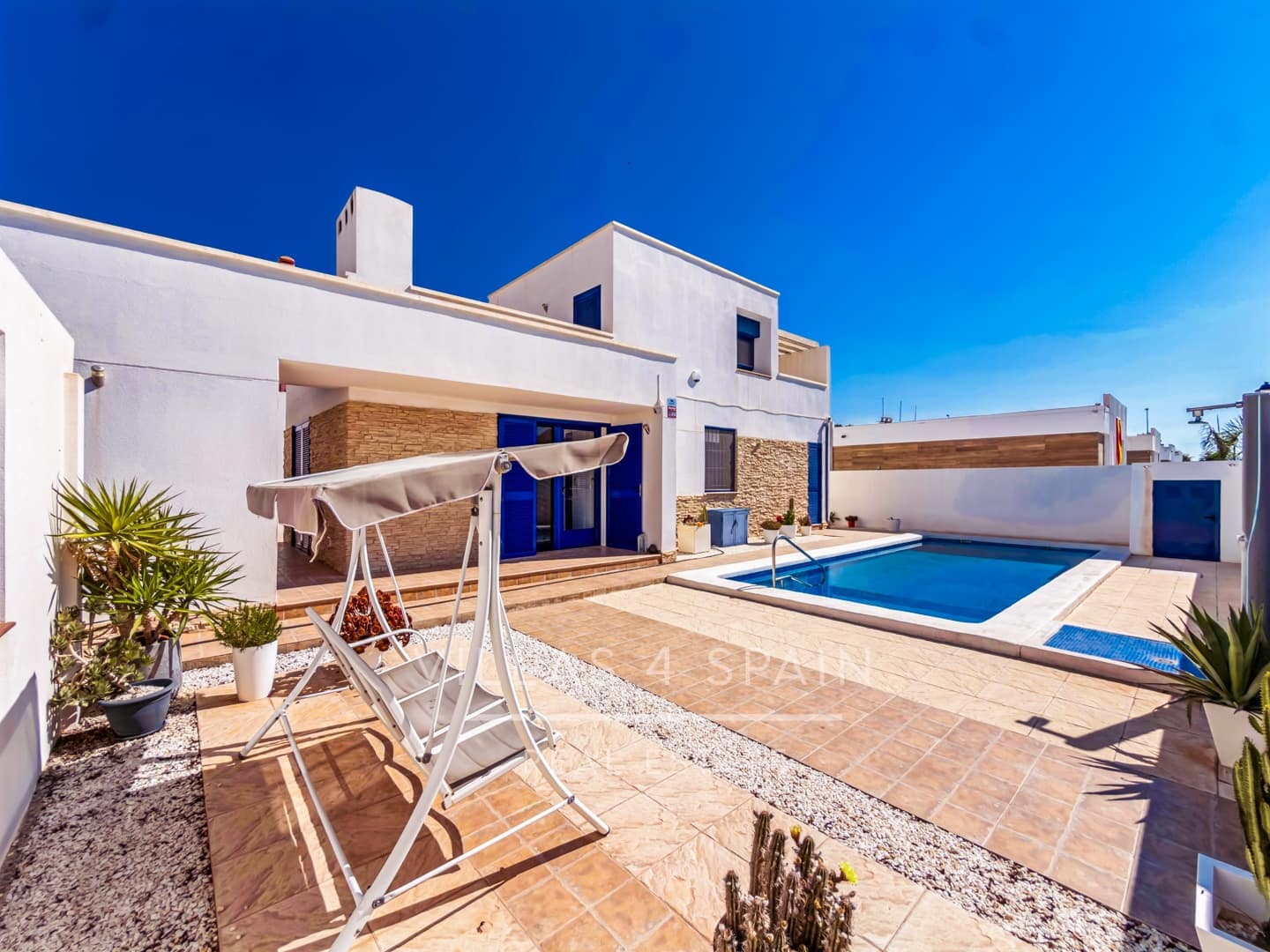 3 soveværelse Villa til salg i Fortuna med swimmingpool - € 299.000 (Ref: 9996036)