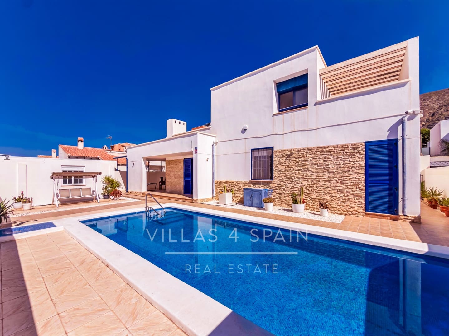 3 soveværelse Villa til salg i Fortuna med swimmingpool - € 299.000 (Ref: 9996036)