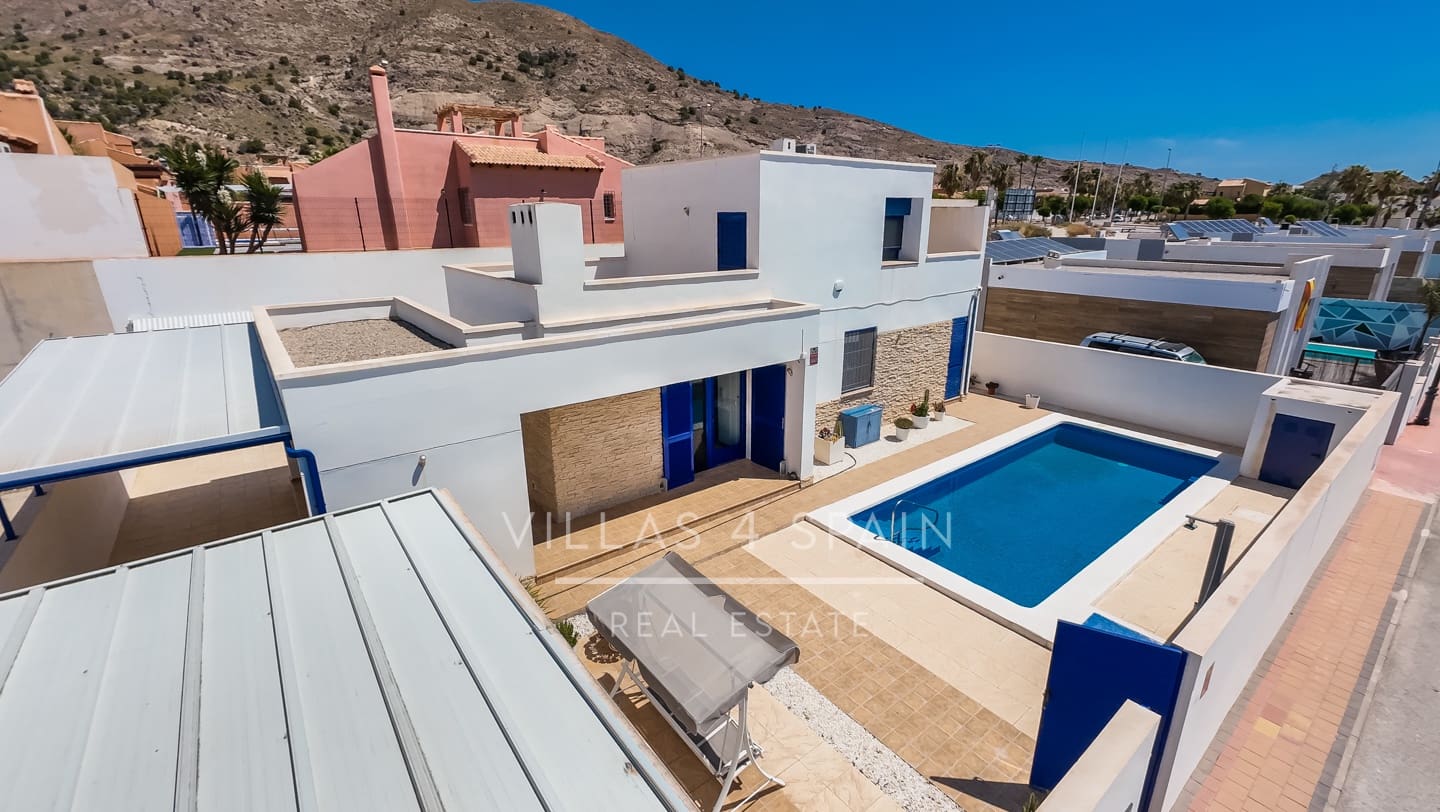 3 soveværelse Villa til salg i Fortuna med swimmingpool - € 299.000 (Ref: 9996036)