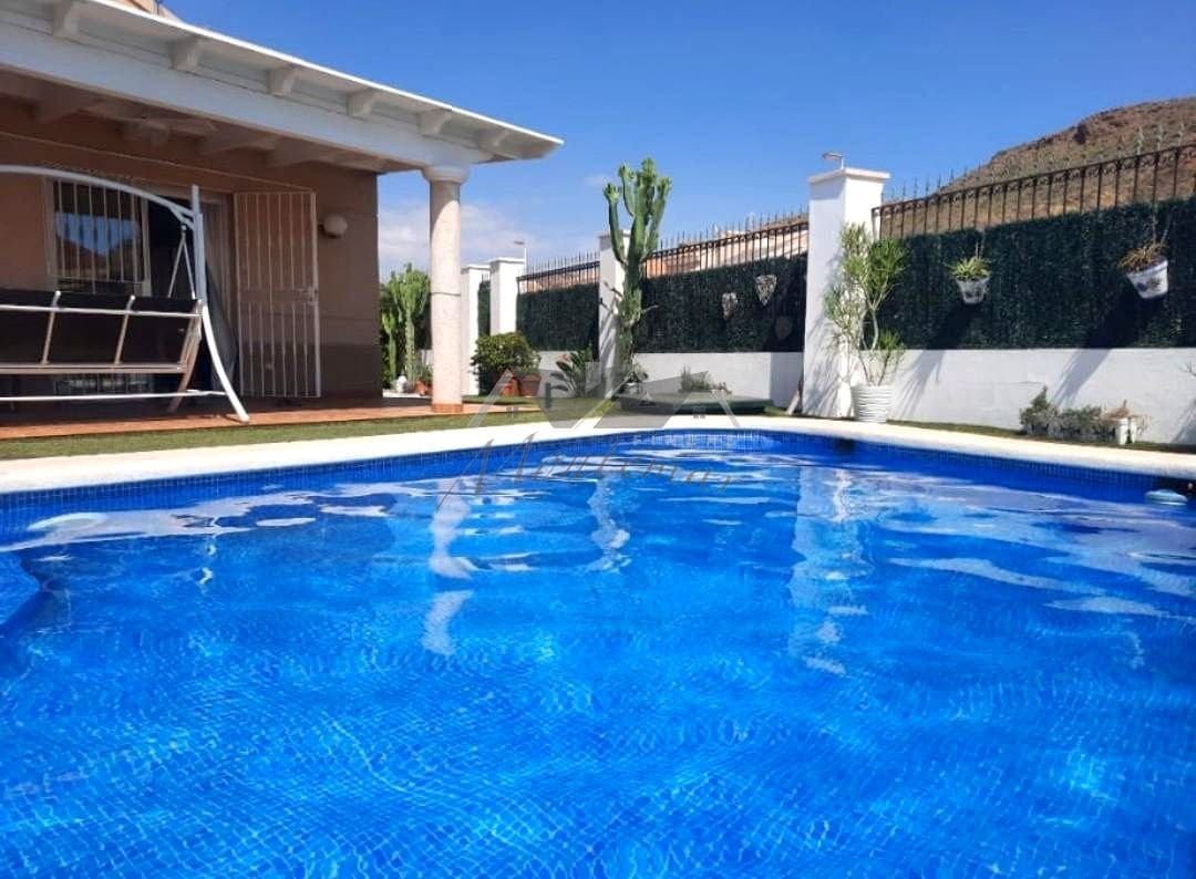 3 soveværelse Villa til leje i San Juan de los Terreros med swimmingpool garage - € 800 (Ref: 9415184)