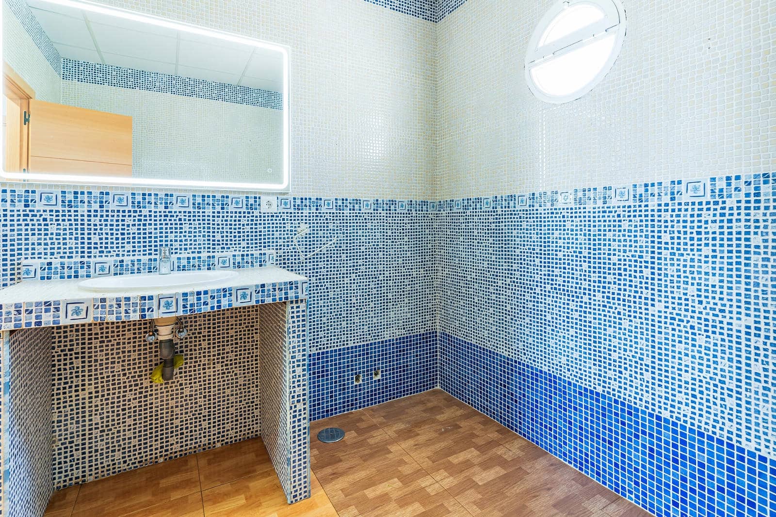 3 soveværelse Finca/Landehus til salg i Niebla med swimmingpool - € 255.000 (Ref: 8337264)