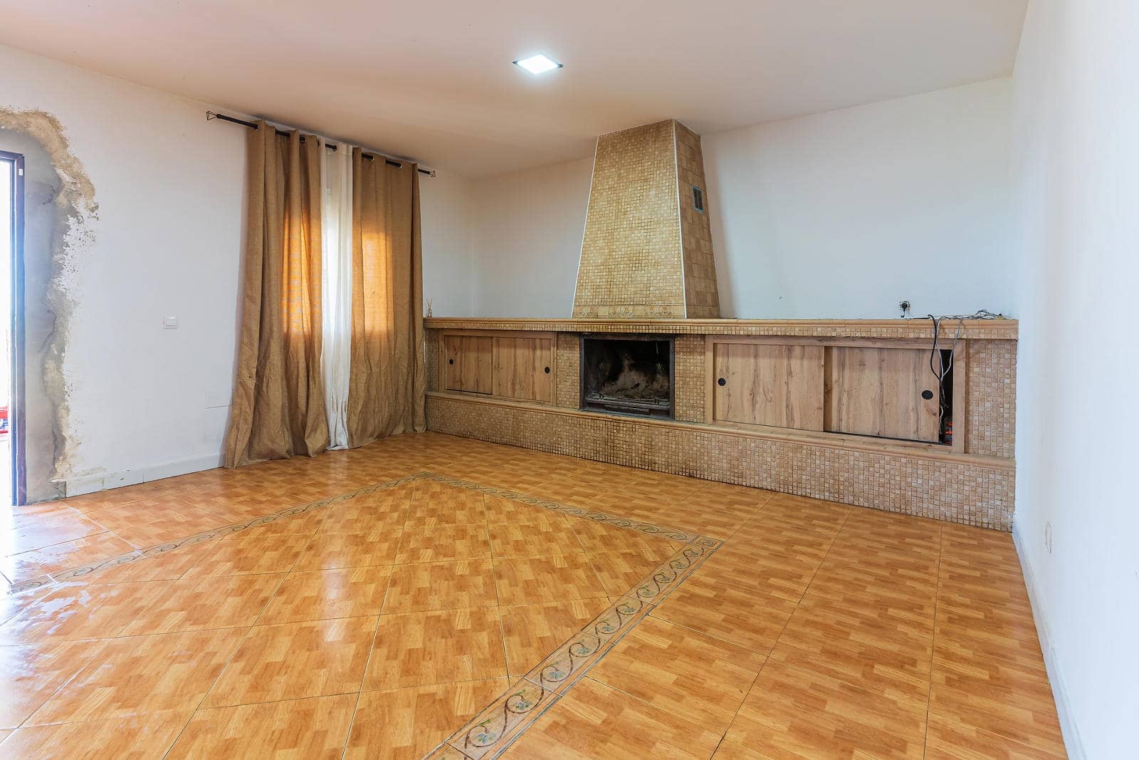 3 soveværelse Finca/Landehus til salg i Niebla med swimmingpool - € 255.000 (Ref: 8337264)