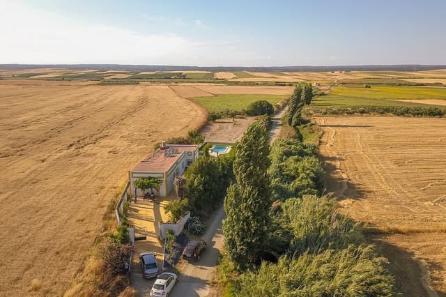 3 camera da letto Finca/Casa di Campagna in vendita in La Palma del Condado con piscina - 209.999 € (Rif: 8399706)