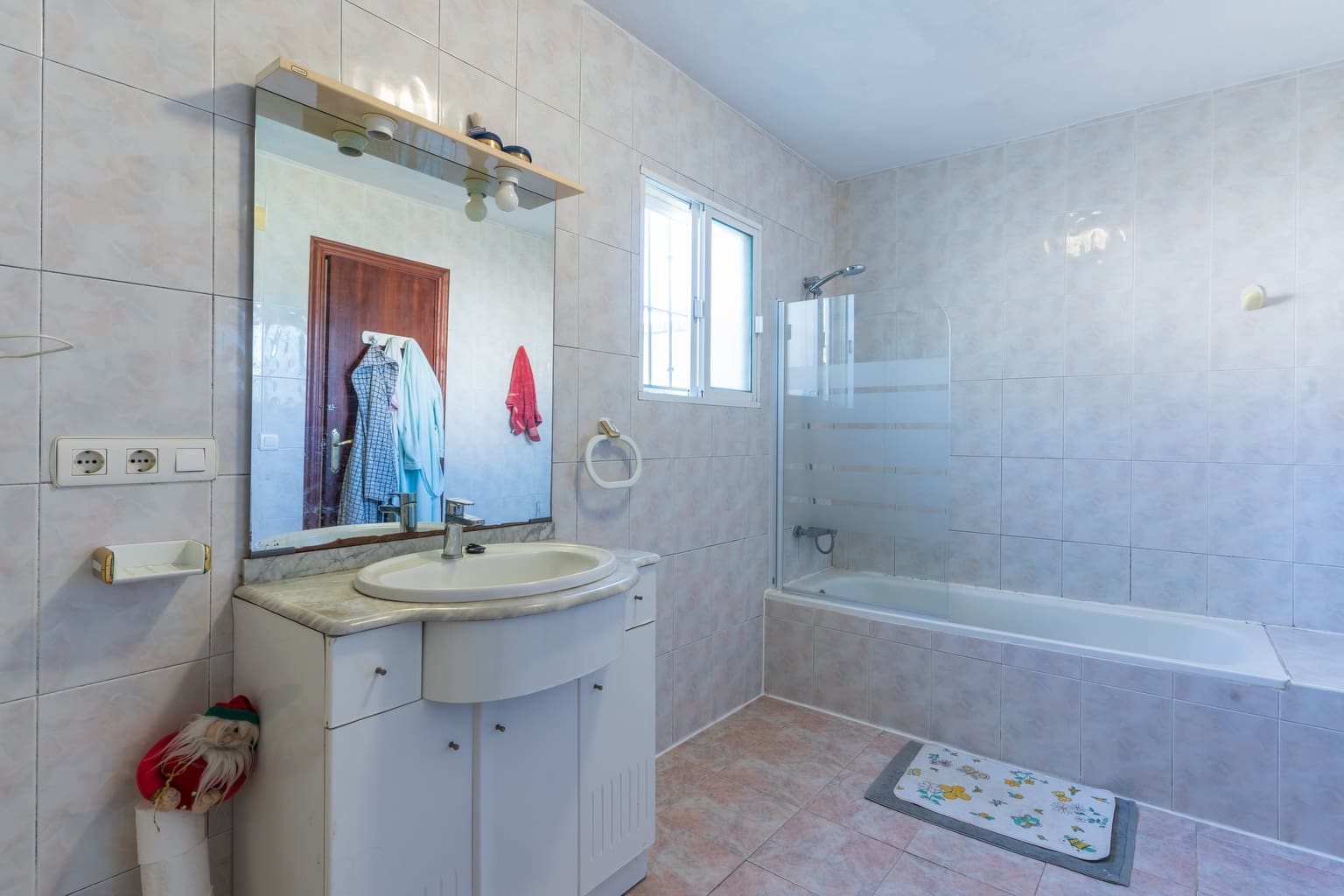 5 soveværelse Finca/Landehus til salg i Bonares med swimmingpool garage - € 259.999 (Ref: 9406090)