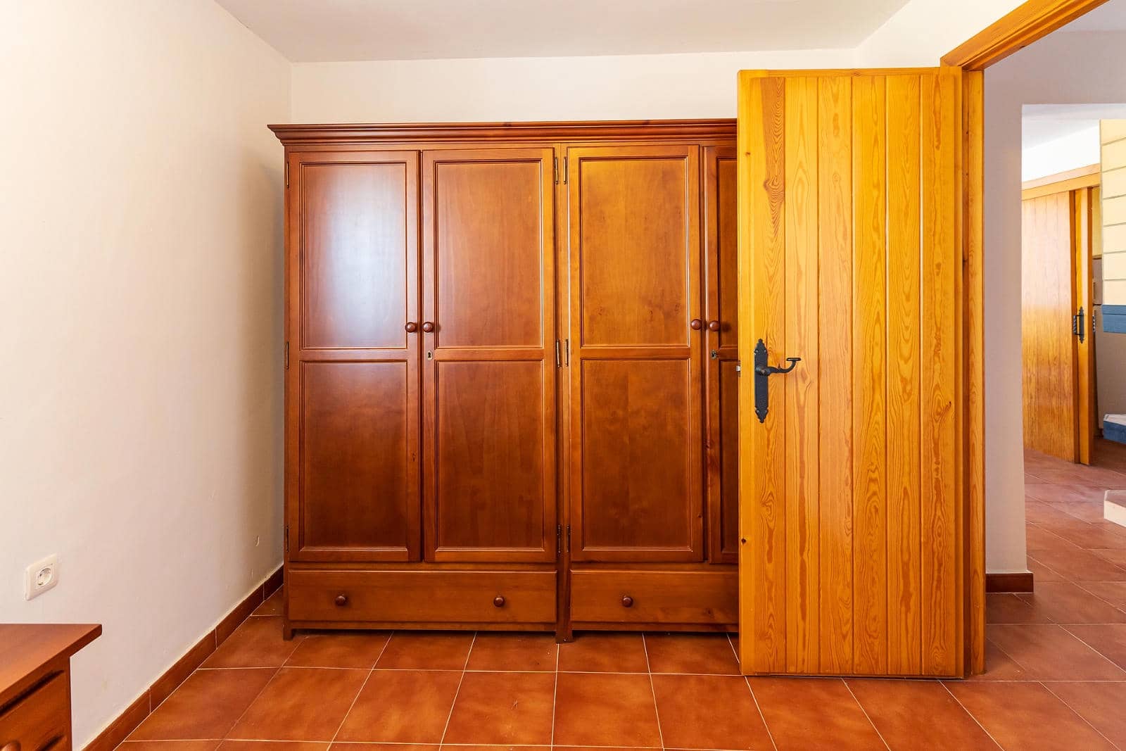 2 makuuhuone Majatalo/aamiaismajoitus myytävänä paikassa Calanas mukana uima-altaan - 1 325 000 € (Ref: 9441111)