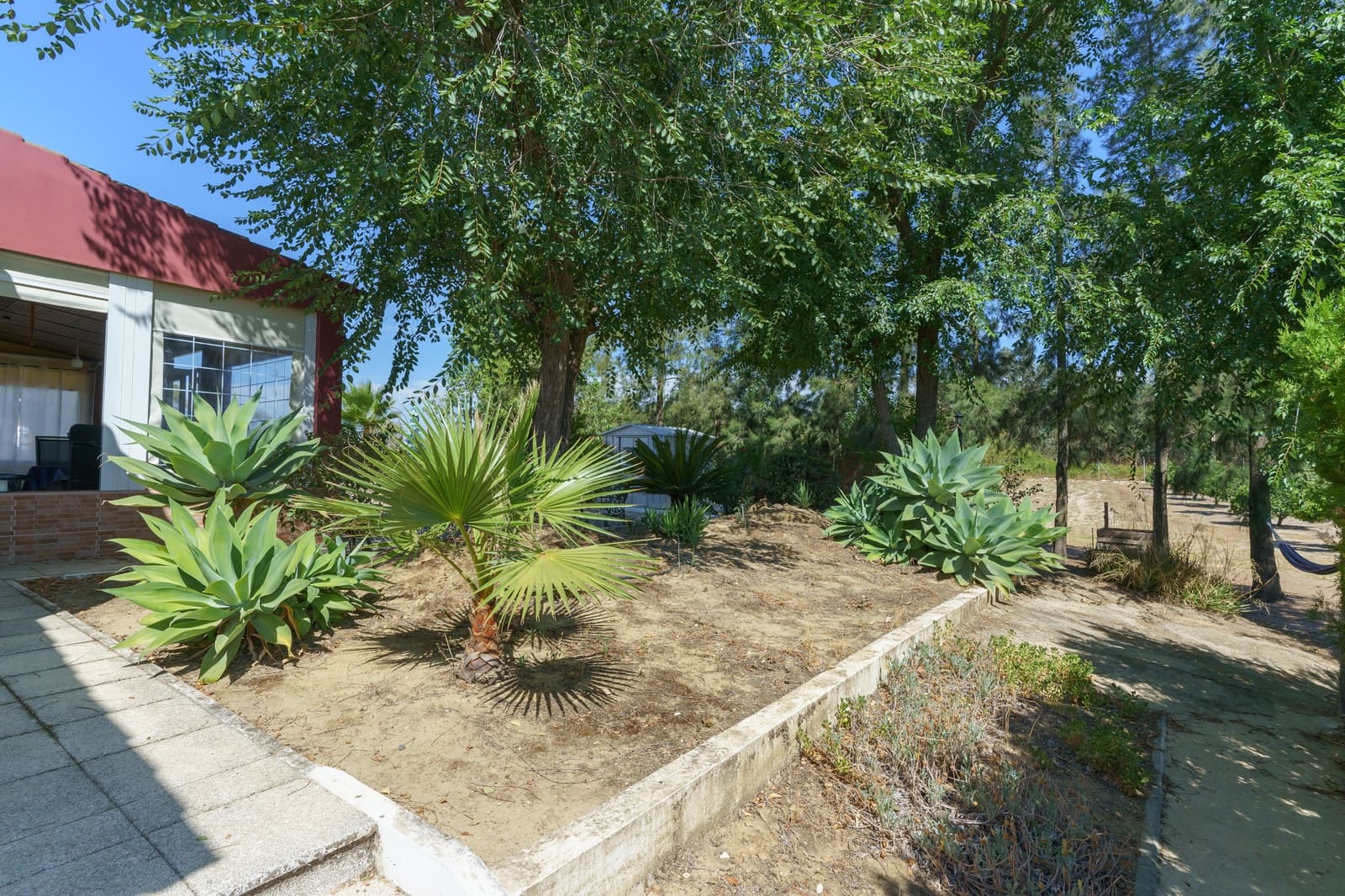 4 soverom Finca/Herregård til salgs i La Palma del Condado med svømmebasseng - € 219 999 (Ref: 9972781)