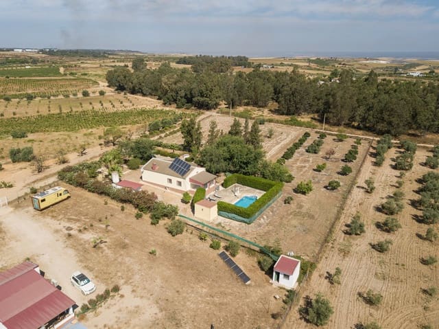 3 soveværelse Finca/Landehus til salg i La Palma del Condado med swimmingpool - € 219.999 (Ref: 9972781)