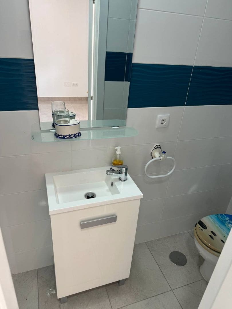 Commercial for sale in San Bartolome de Tirajana - € 88,000 (Ref: 9499979)