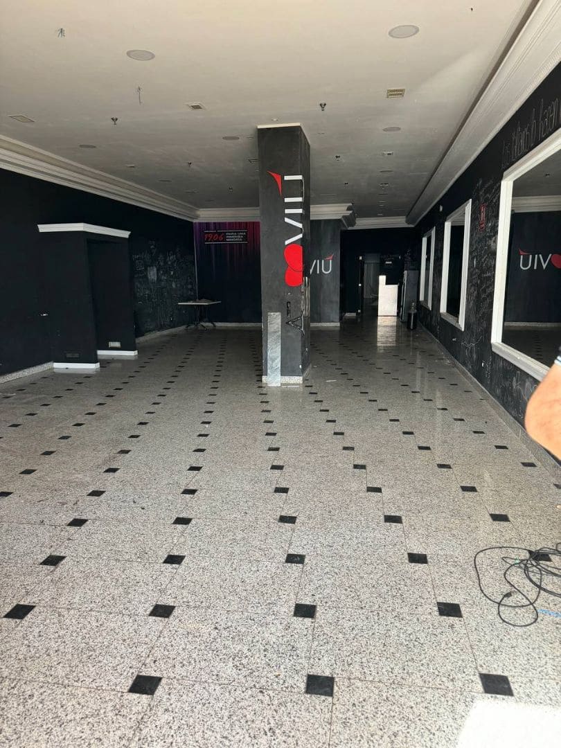 Commercial for rent in San Bartolome de Tirajana - € 4,000 (Ref: 9499985)