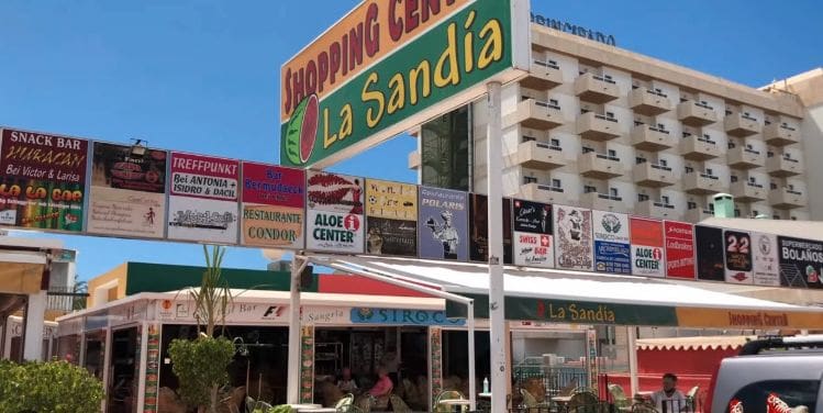 Commercial for sale in San Bartolome de Tirajana - € 88,000 (Ref: 9499986)