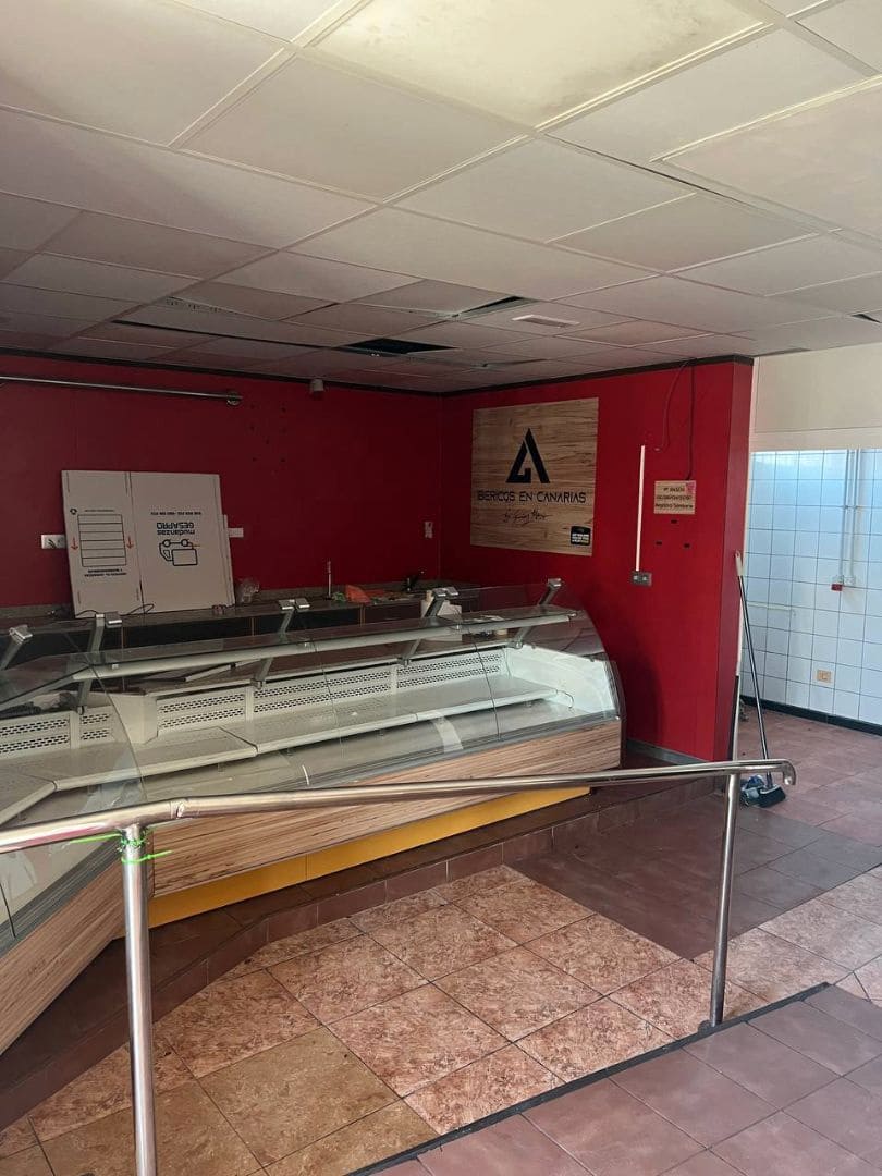 Commercial for sale in San Bartolome de Tirajana - € 205,000 (Ref: 9499987)
