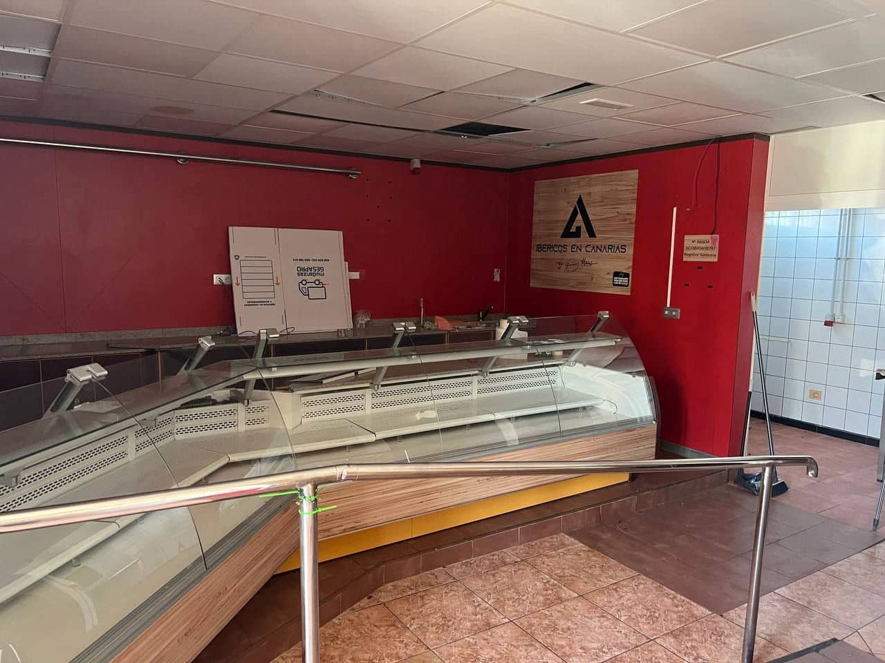 Commercial for sale in San Bartolome de Tirajana - € 205,000 (Ref: 9499987)