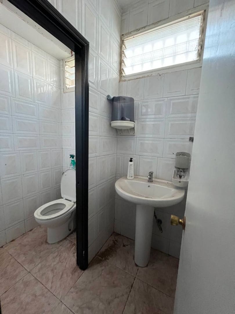 Commercial for sale in San Bartolome de Tirajana - € 205,000 (Ref: 9499987)