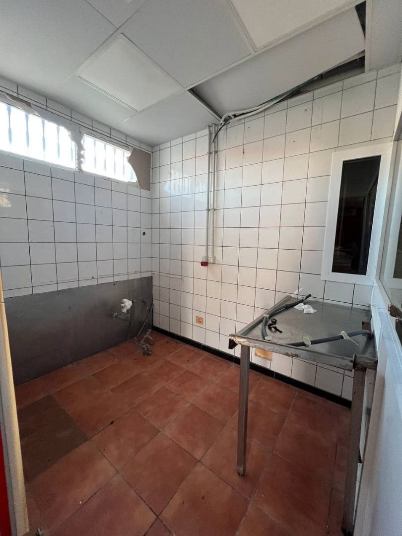 Commercial for sale in San Bartolome de Tirajana - € 205,000 (Ref: 9499987)