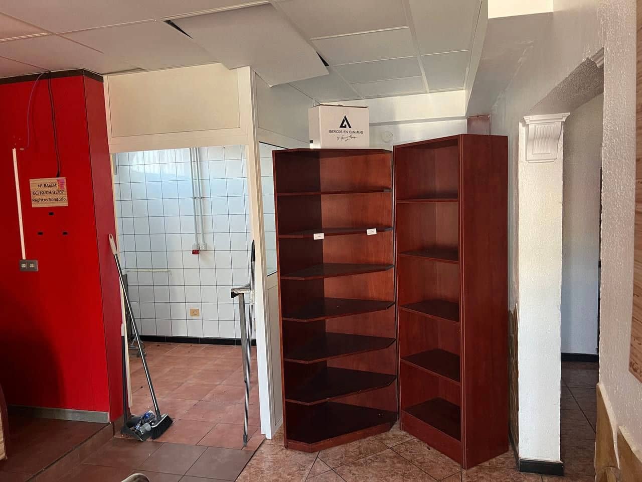 Commercial for sale in San Bartolome de Tirajana - € 205,000 (Ref: 9499987)