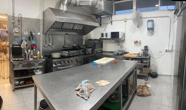 Erhverv til salg i San Bartolomé de Tirajana - € 98.000 (Ref: 9503302)