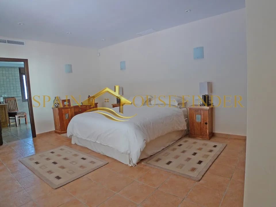 8 chambre Finca/Maison de Campagne à vendre à Jalon / Xalo avec piscine garage - 999 000 € (Ref: 7369616)