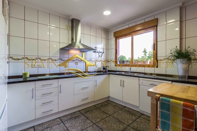 5 bedroom Guesthouse/B & B for sale in Orba with garage - € 459,000 (Ref: 8528919)