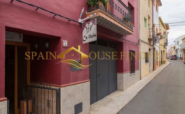 5 bedroom Guesthouse/B & B for sale in Orba with garage - € 459,000 (Ref: 8528919)