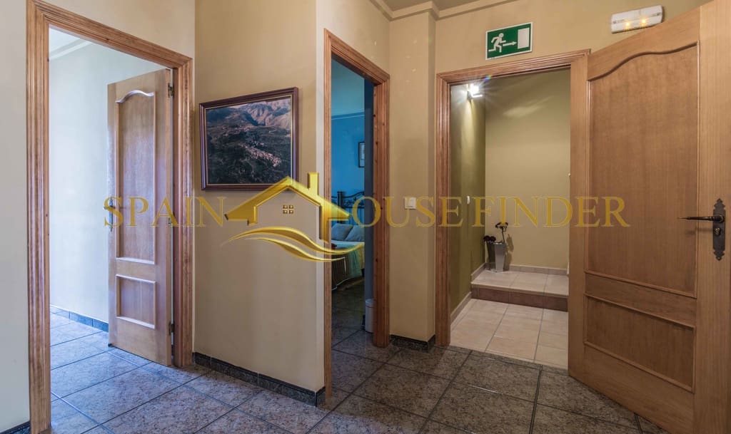 5 bedroom Guesthouse/B & B for sale in Orba with garage - € 459,000 (Ref: 8528919)