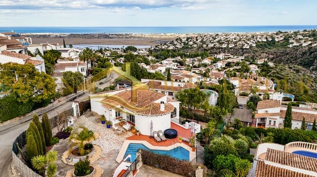 5 sypialnia Willa na sprzedaż w Monte Pego, Pego z basenem garażem - 589 000 € (Ref: 9581253)