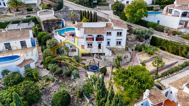 5 sypialnia Willa na sprzedaż w Monte Pego, Pego z basenem garażem - 589 000 € (Ref: 9581253)