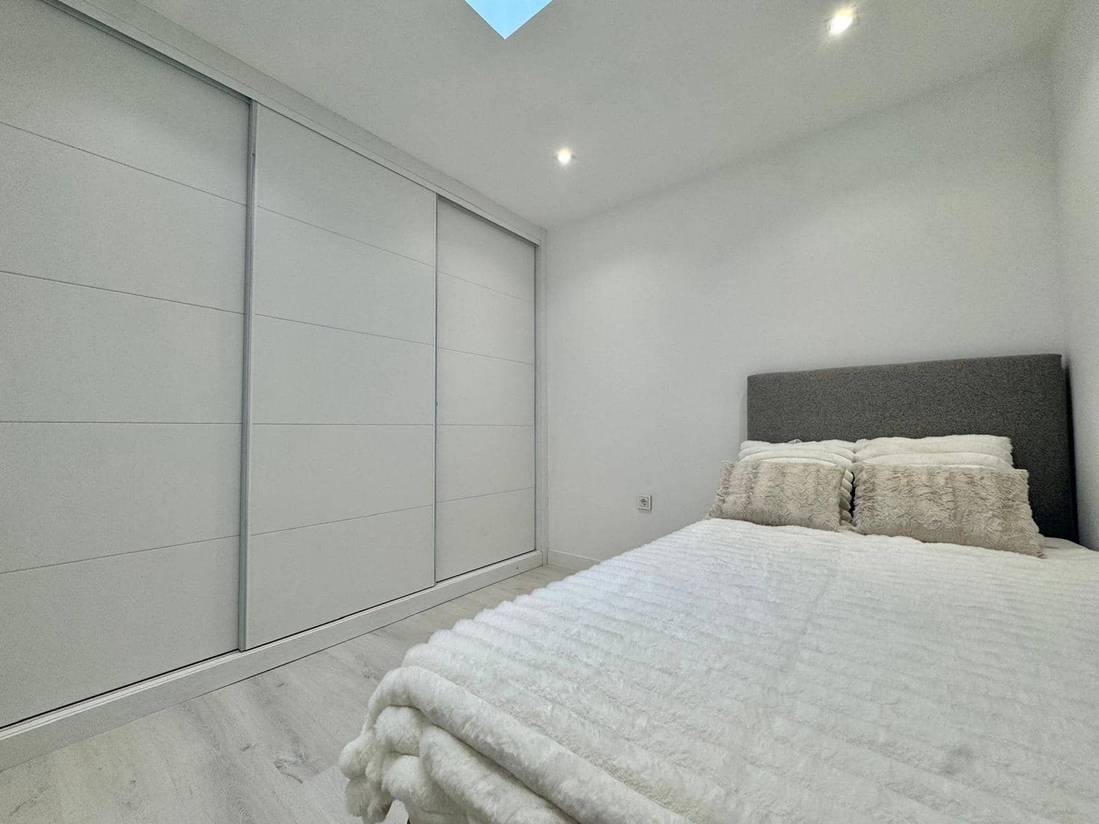 Ático de 2 habitaciones en Rincón de la Victoria en venta con piscina garaje - 355.000 € (Ref: 9998918)