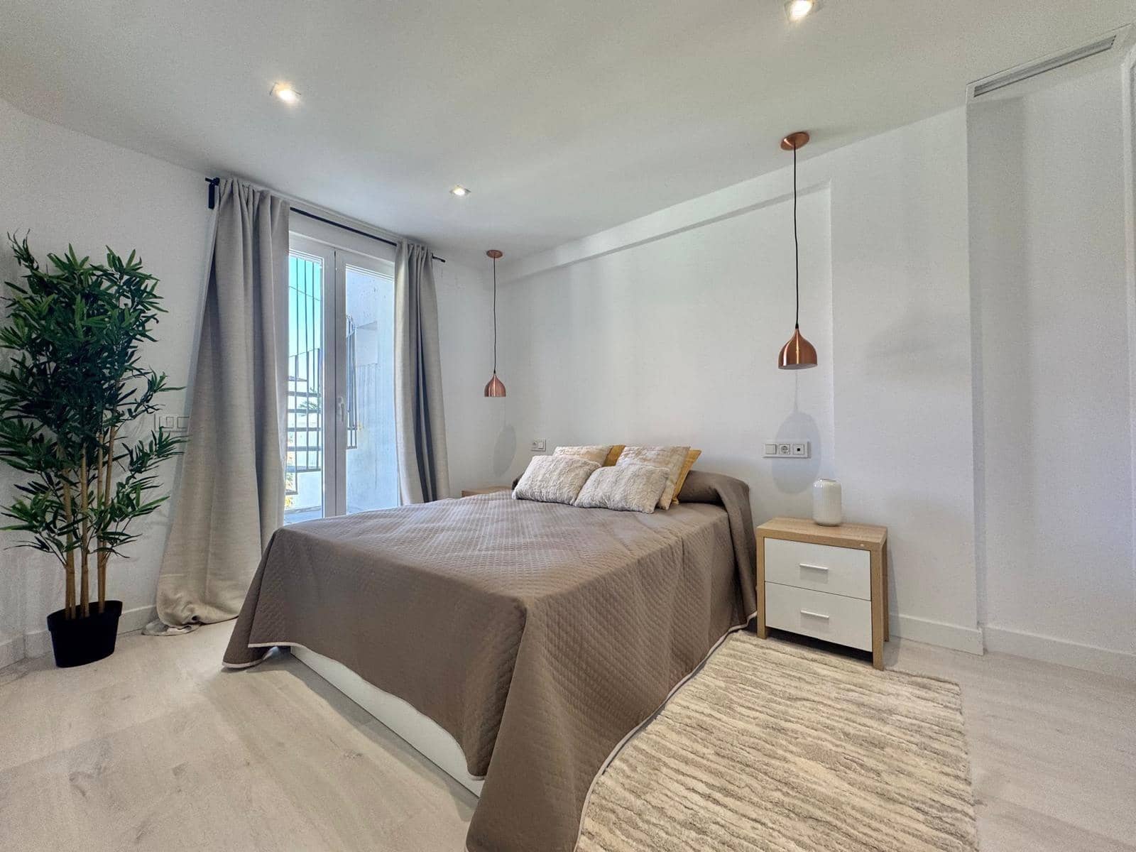 Ático de 2 habitaciones en Rincón de la Victoria en venta con piscina garaje - 355.000 € (Ref: 9998918)