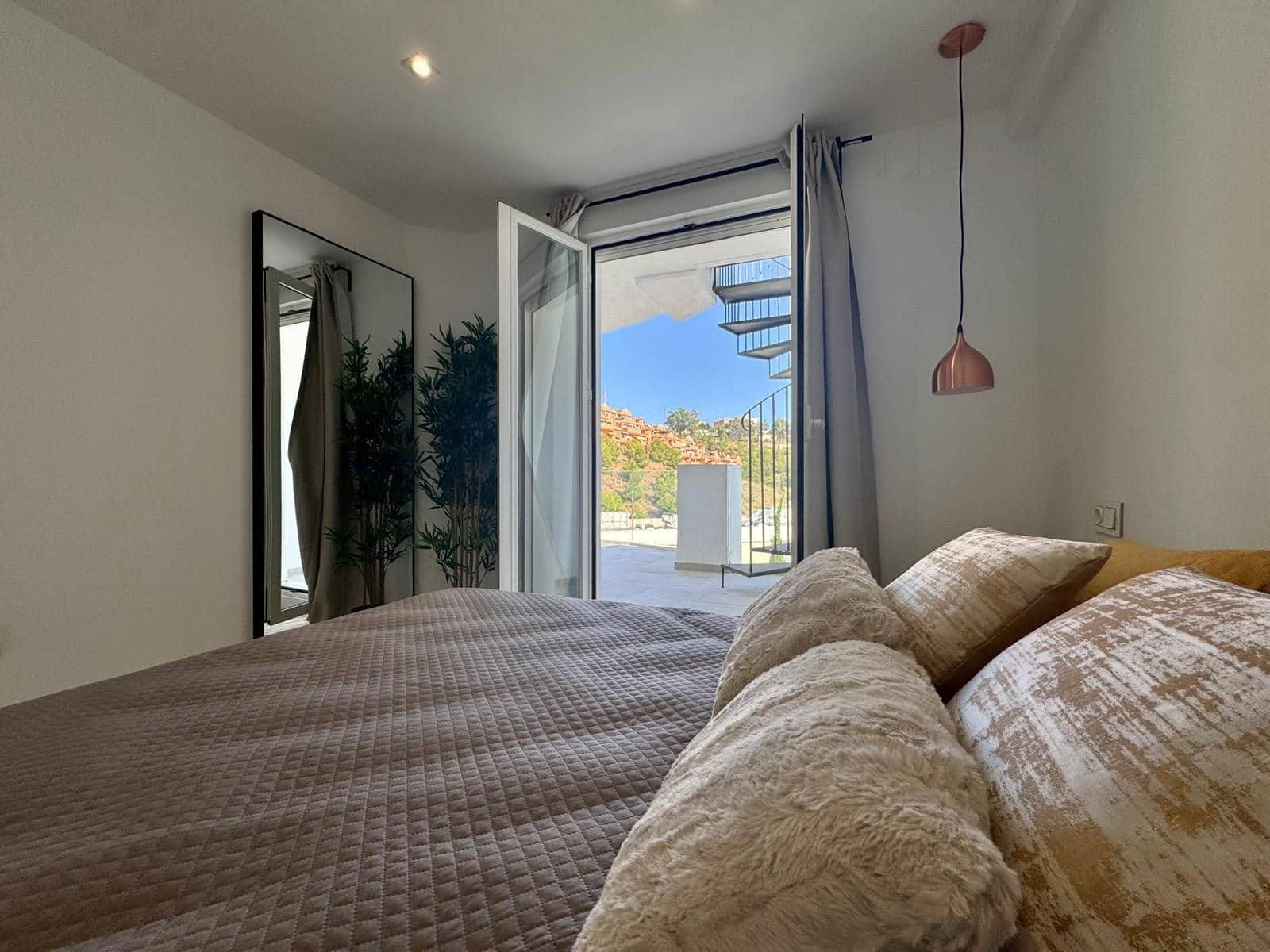 Ático de 2 habitaciones en Rincón de la Victoria en venta con piscina garaje - 355.000 € (Ref: 9998918)