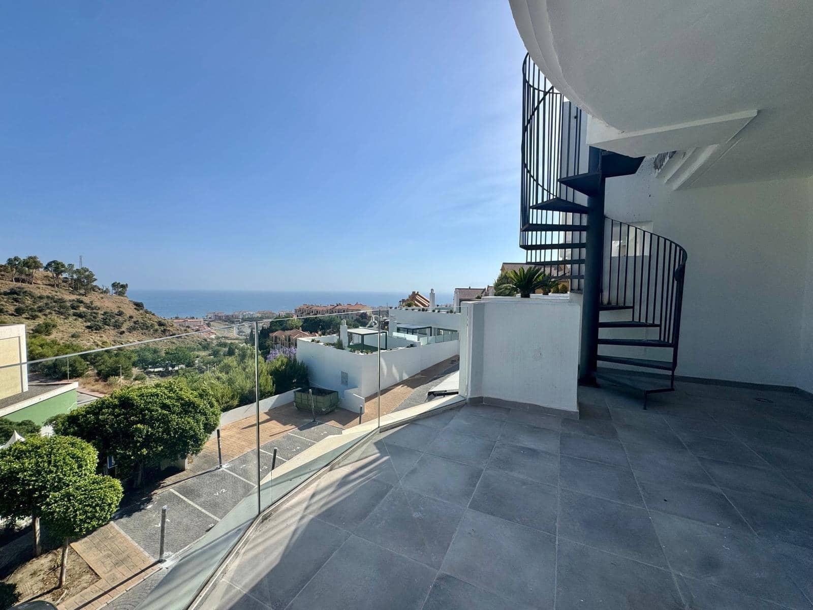 Ático de 2 habitaciones en Rincón de la Victoria en venta con piscina garaje - 355.000 € (Ref: 9998918)