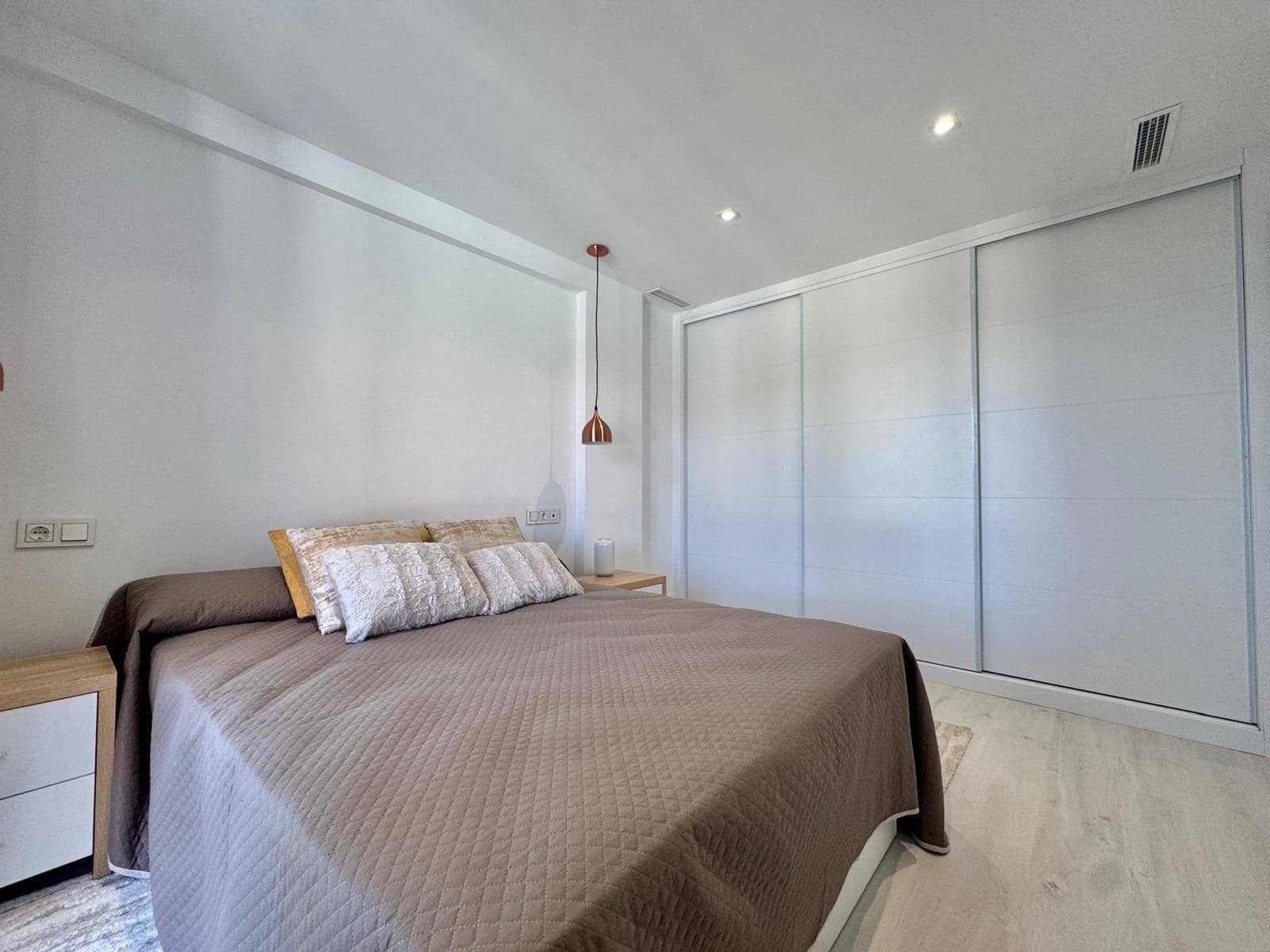 Ático de 2 habitaciones en Rincón de la Victoria en venta con piscina garaje - 355.000 € (Ref: 9998918)