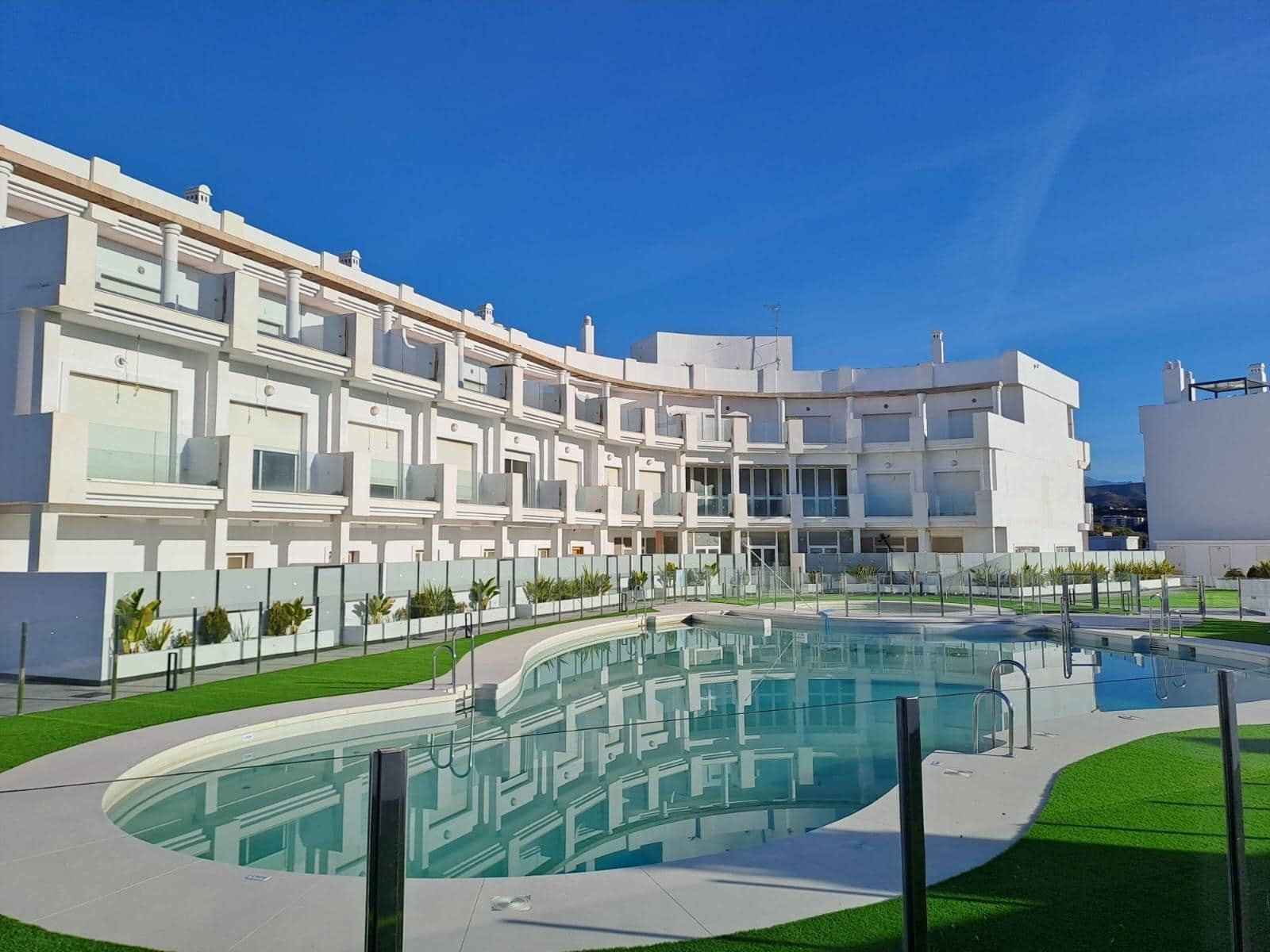 2 sypialnia Apartament na sprzedaż w Rincon de la Victoria z basenem garażem - 349 000 € (Ref: 9999683)