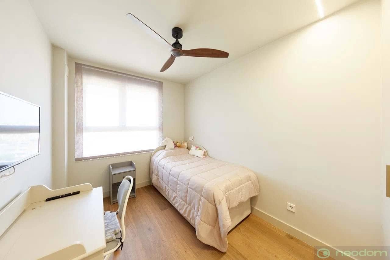 4 soveværelse Lejlighed til leje i Alicante by med swimmingpool garage - € 4.000 (Ref: 8681463)