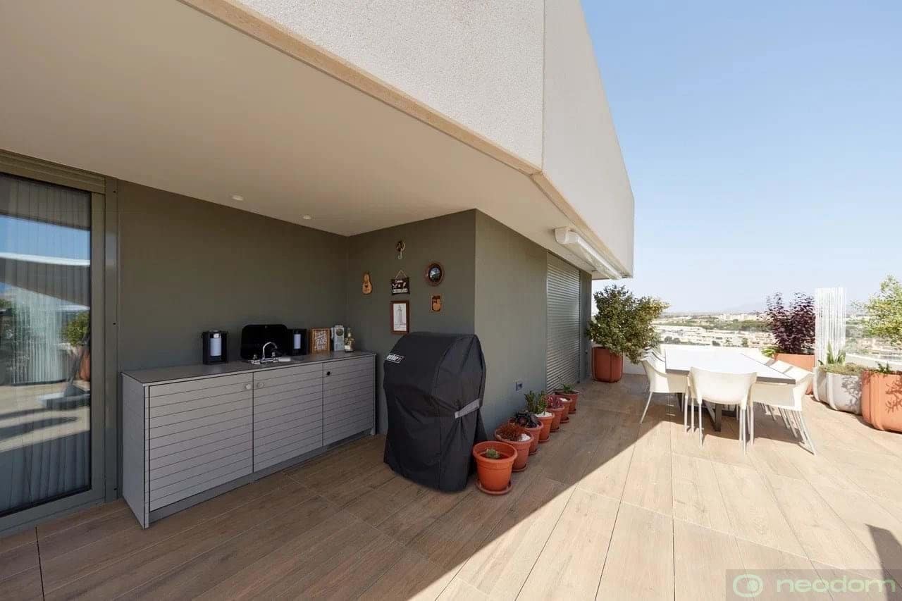 4 soveværelse Lejlighed til leje i Alicante by med swimmingpool garage - € 4.000 (Ref: 8681463)