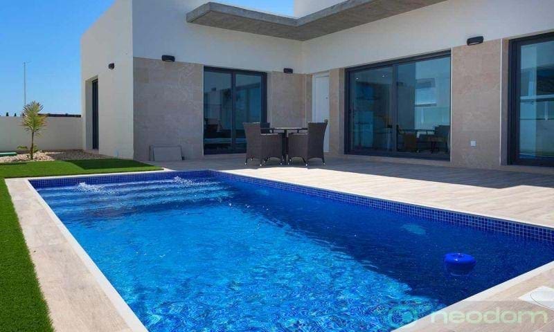 3 Zimmer Villa zu verkaufen in Daya Nueva mit Pool - 420.000 € (Ref: 9187936)