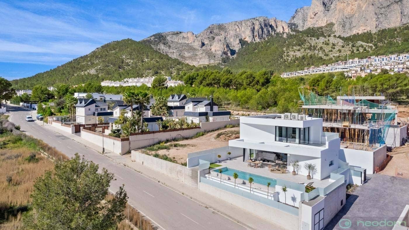4 Zimmer Villa zu verkaufen in Polop - 725.000 € (Ref: 9395712)