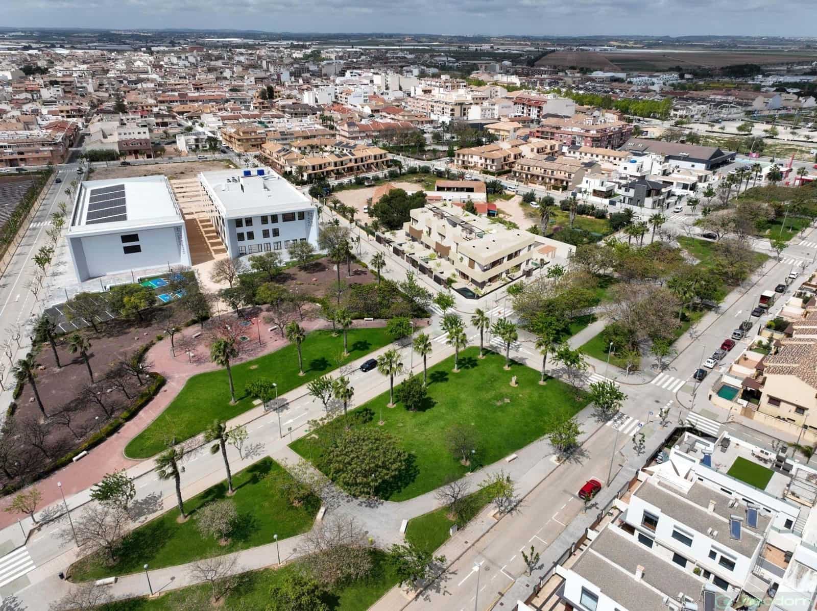 3 bedroom Villa for sale in Pilar de la Horadada with pool - € 659,000 (Ref: 9433047)