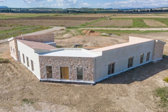 4 soveværelse Finca/Landehus til salg i Vilafranca de Bonany med swimmingpool garage - € 1.490.000 (Ref: 10160051)