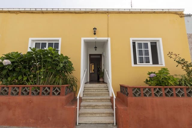 3 bedroom Villa for sale in La Guancha with garage - € 180,000 (Ref: 10007929)