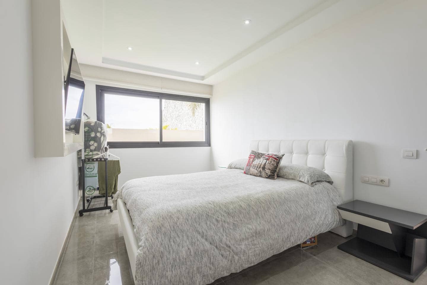Piso de 4 habitaciones en Costa Adeje en venta con piscina garaje - 1.400.000 € (Ref: 10009954)